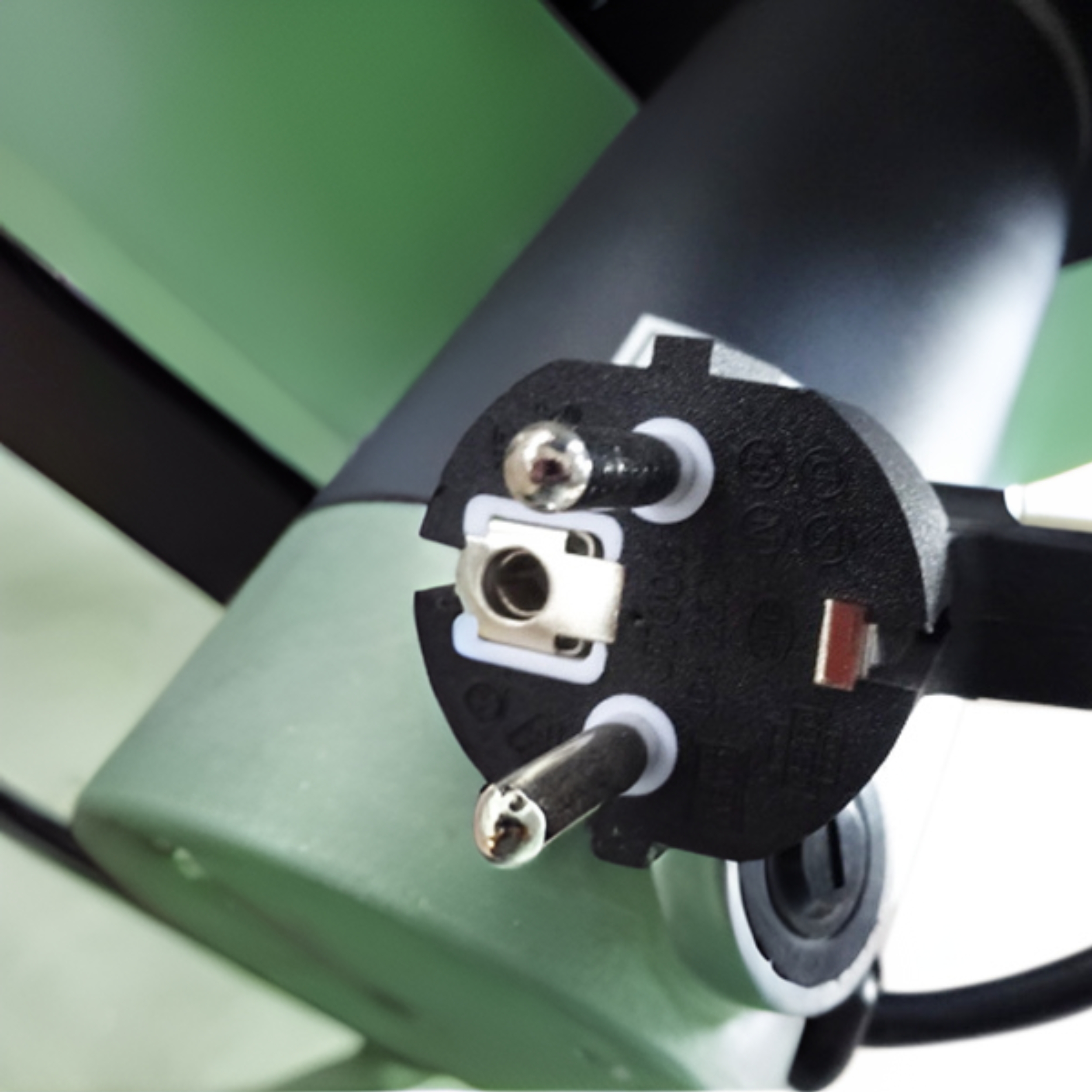 Ленточная деревообрабатывающая пила HB250T (750 Вт 220В)