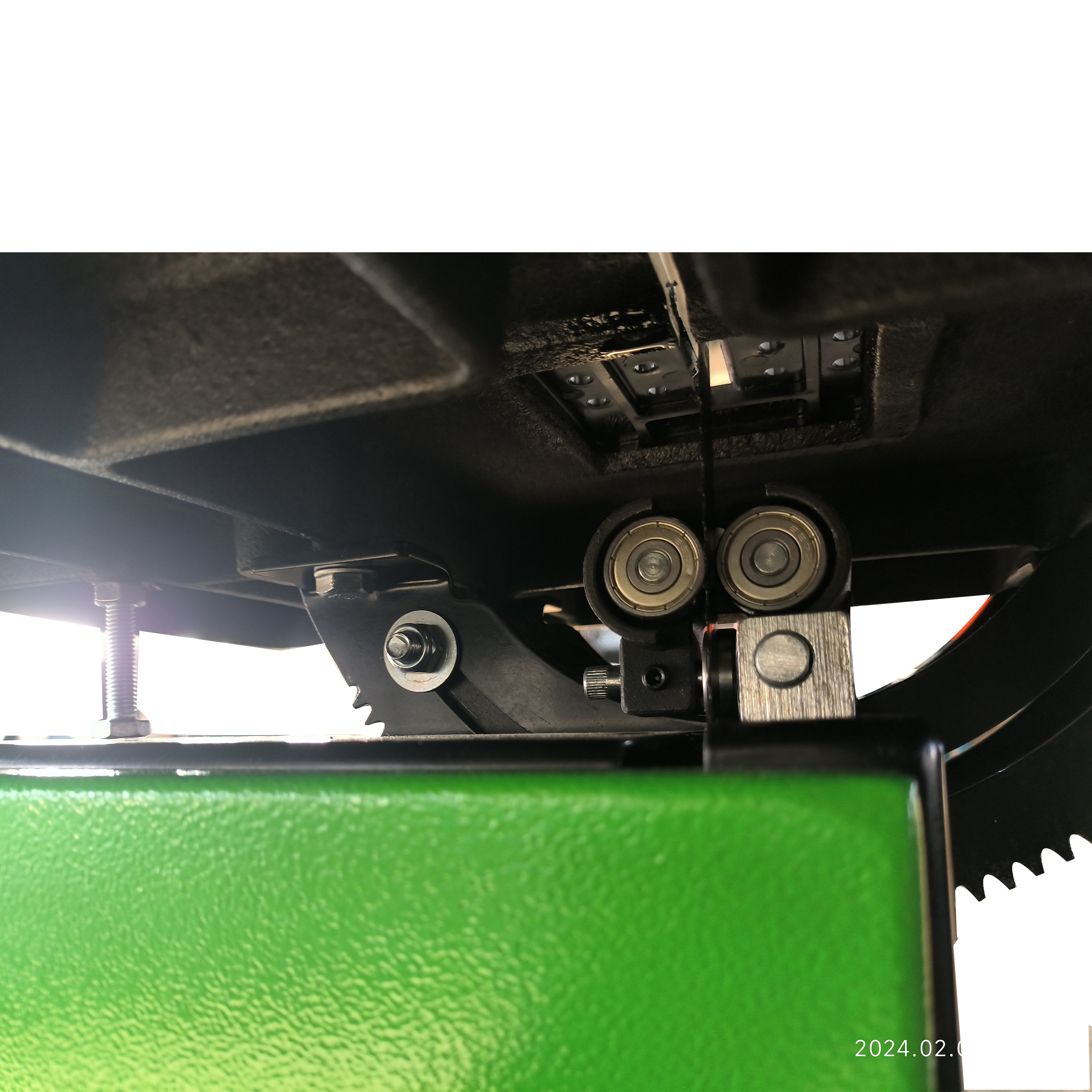 Ленточная деревообрабатывающая пила HBS400 (2000 Вт 220В)